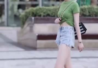 拖鞋小姐姐,轻松演绎夏日风情