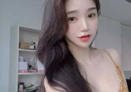 气质小姐姐特效照,瞬间变身时尚达人